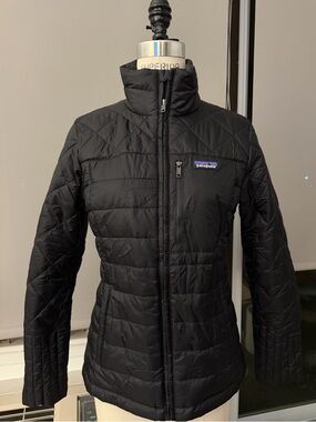 NWT Patagonia SIZE SMALL SLIM Women's  Radalie Insulated Jacket, Black